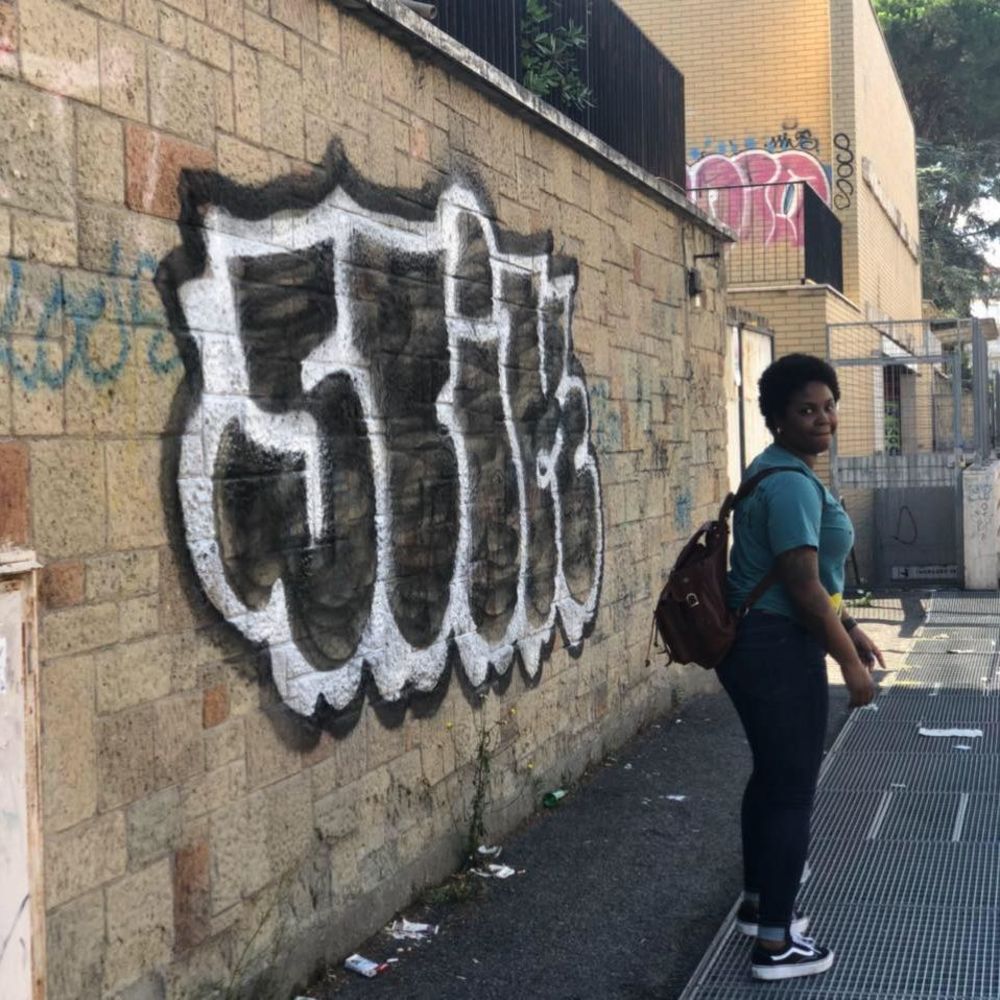 Meet your Posher, Donielle